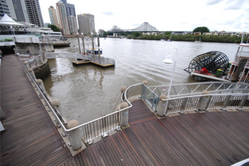 Brisbane City Reach Riverwalk, stainless steel balustrade