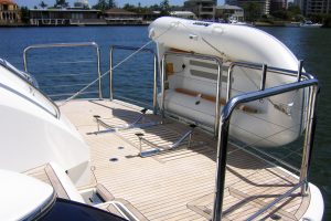 Stainless stern rail with dinghy rails