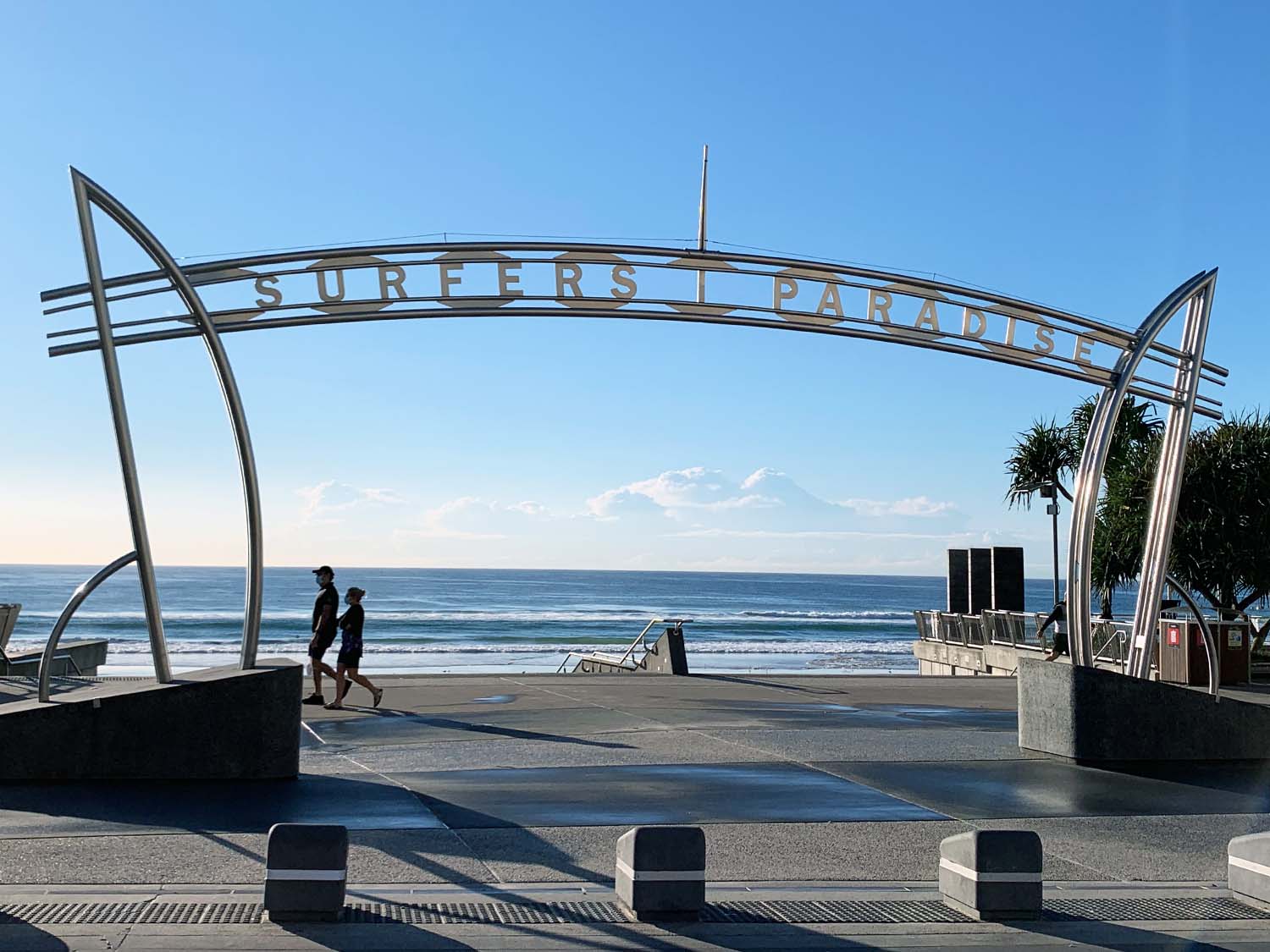 Cleaning outdoor stainless steel, Surfers Paradise sign