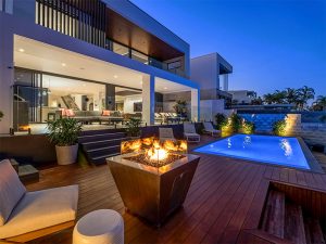 Gas Fire Pit vs Wood Fire Pit - Which is best?